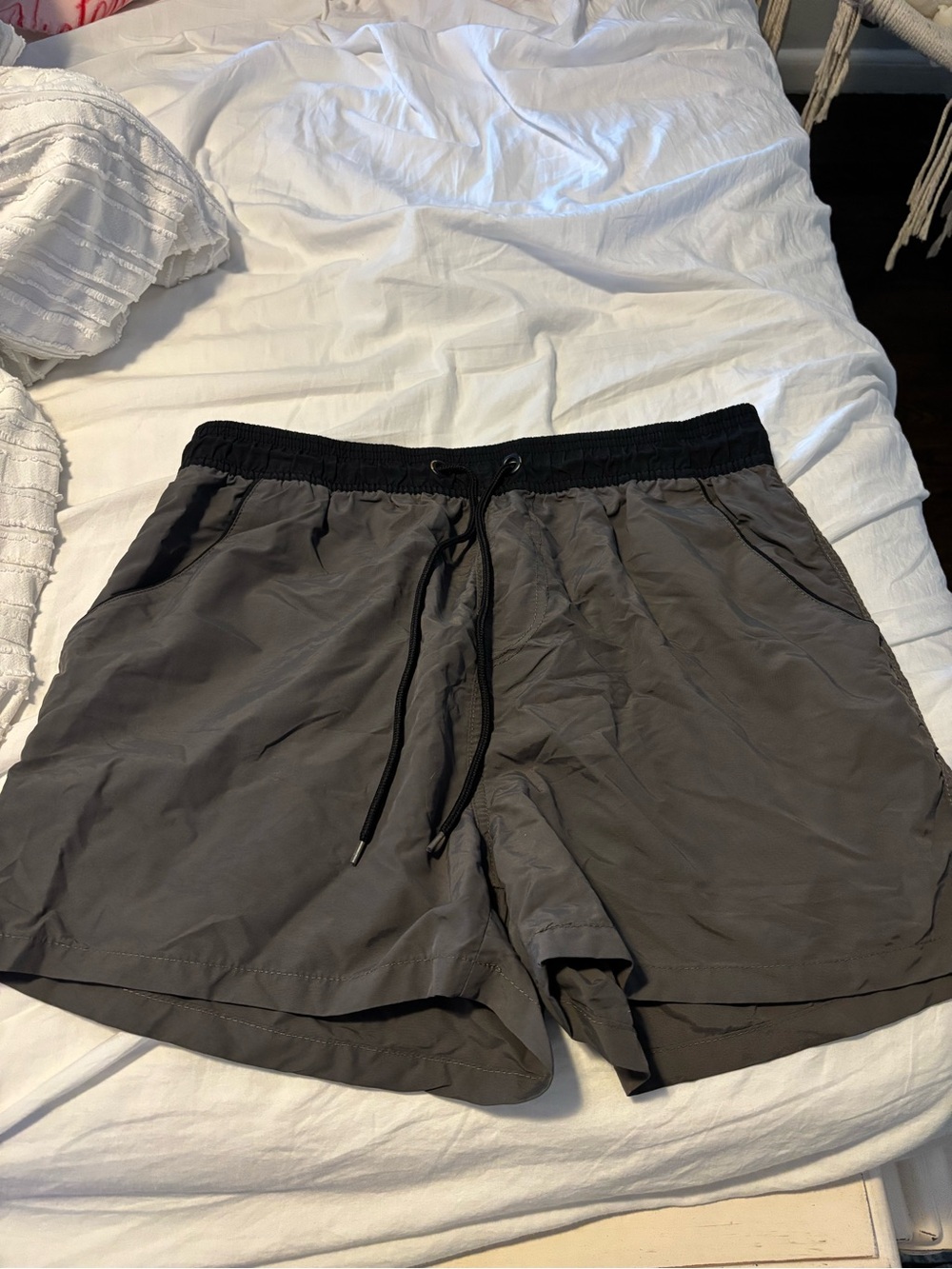Men's Gray Elastic-Waist Drawstring Shorts